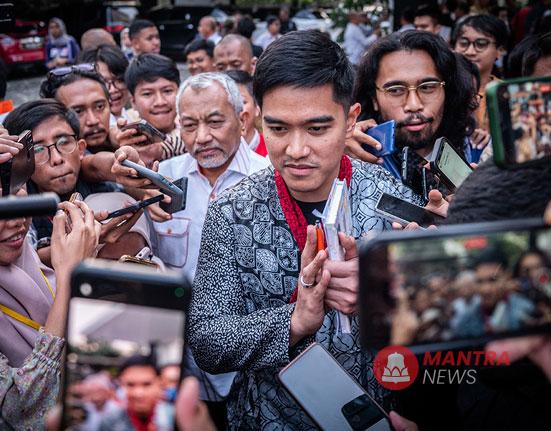 Ketua Umum PSI Kaesang Pangarep didampingi Presiden PKS Ahmad Syaikhu