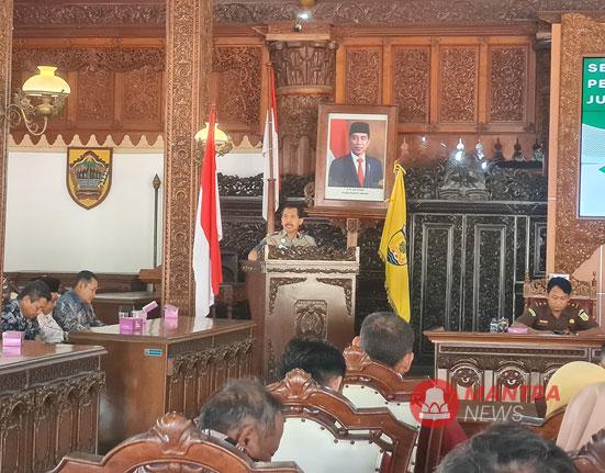 Sekda Jepara Edy Sujatmiko menyampaikan sambutan