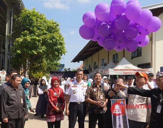 Pelepasan balon