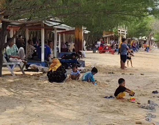 Pantai Pasir Putih Wates