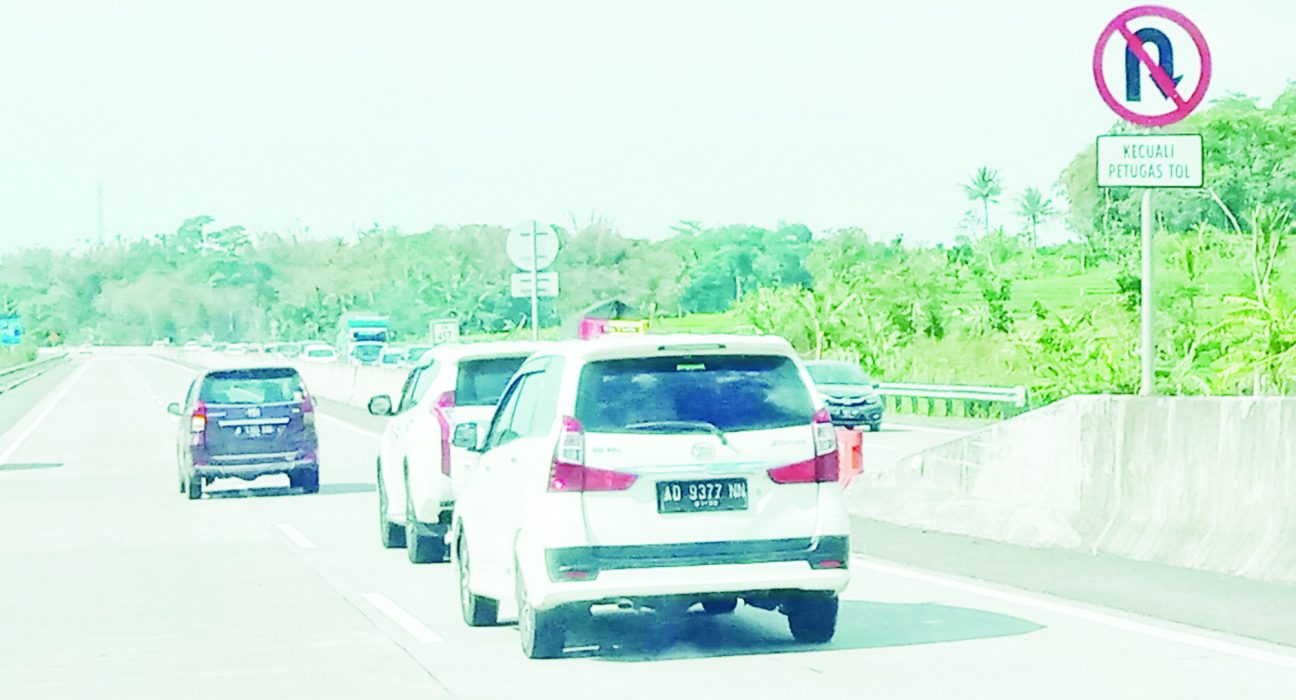 Volume Kendaraan di Tol Semarang-Solo ruas Salatiga nampak landai. Pengendara tetap diminta waspada.