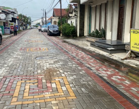 JALAN BERGELOMBANG