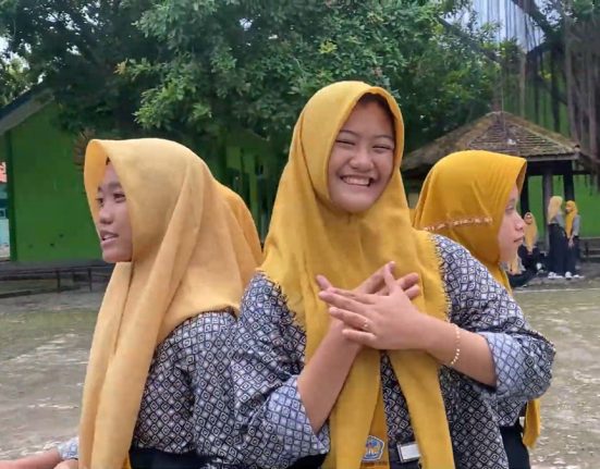 SMPN 1 Sluke