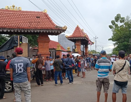 Desa Dengkek