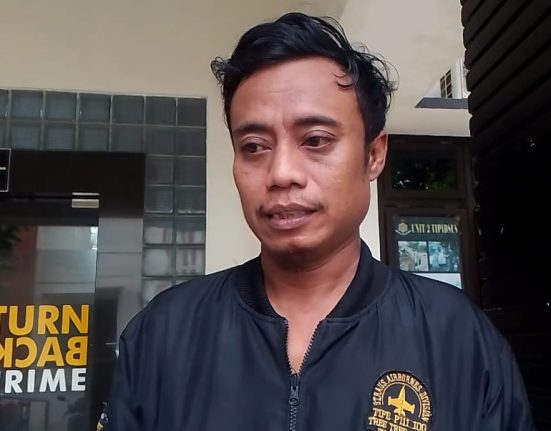 Warga Desa Badegan