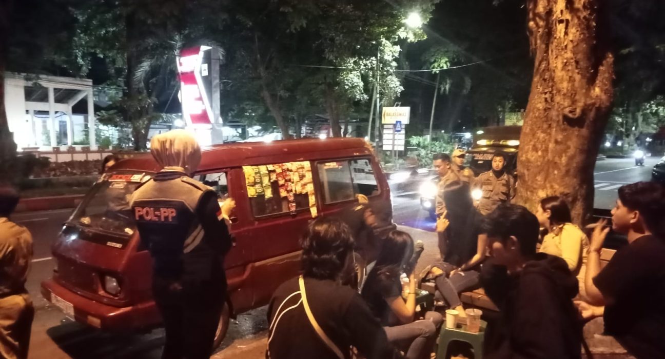 Alun-Alun Simpang Lima