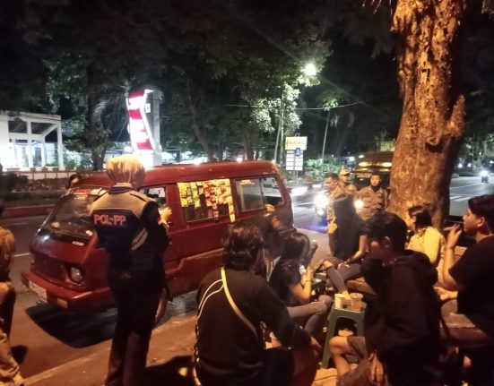Alun-Alun Simpang Lima