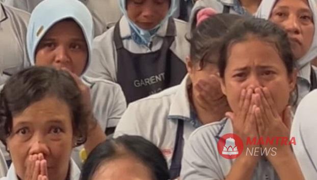 Karyawan Sritex menangis