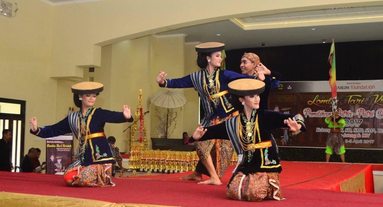TARI KRETEK