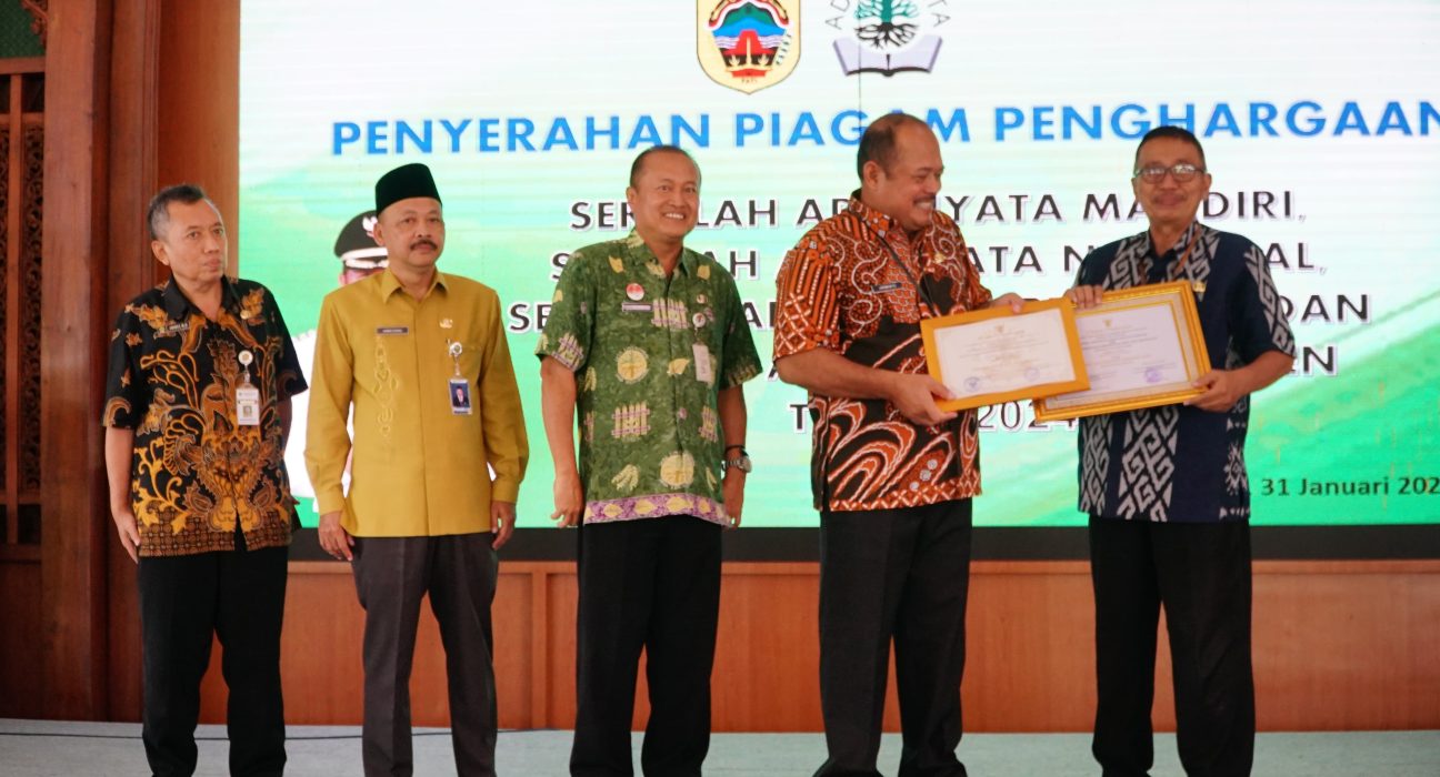 Sekolah di Pati Raih Predikat Adiwiyata
