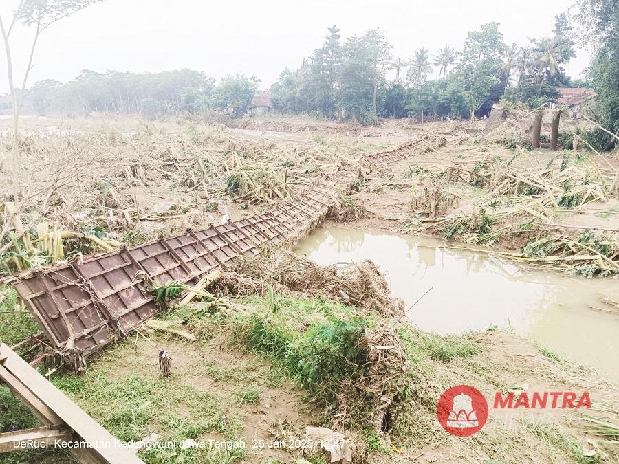 Nampak salah satu wilayah di Kecamatan Petungkriyono, Kabupaten Pekalongan yang hancur usai diterjang bencana pada 20 Januari lalu. (Fahri Akbar | Mantranews.id)