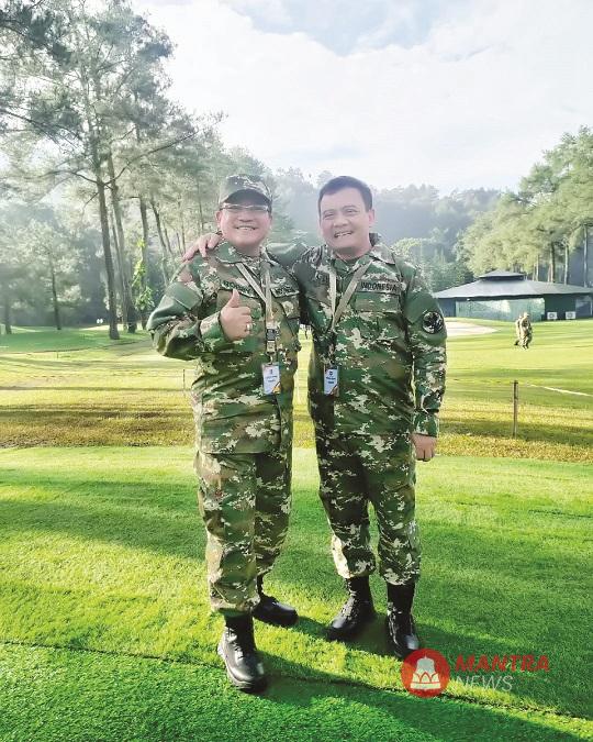 Wali Kota Salatiga Robby Hernawan bersama Gubernur Jawa Tengah Ahmad Luthfi foto bersama saat hendak mengikuti kegiatan di retret kepala daerah bertempat di Lembah Tidar Akademi Militer (Akmil), Magelang, belum lama ini. (DOK. PRIBADI FOR Mantranews.id)