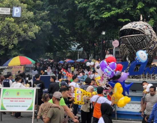 Alun-Alun Simpang Lima