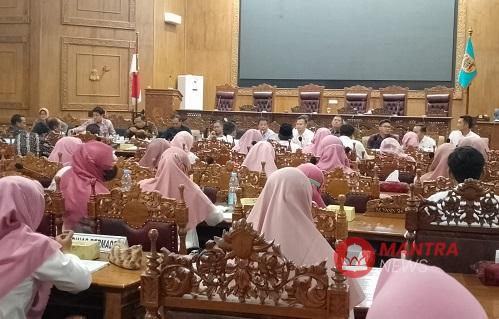 Guru Honorer sambat DPRD Pati