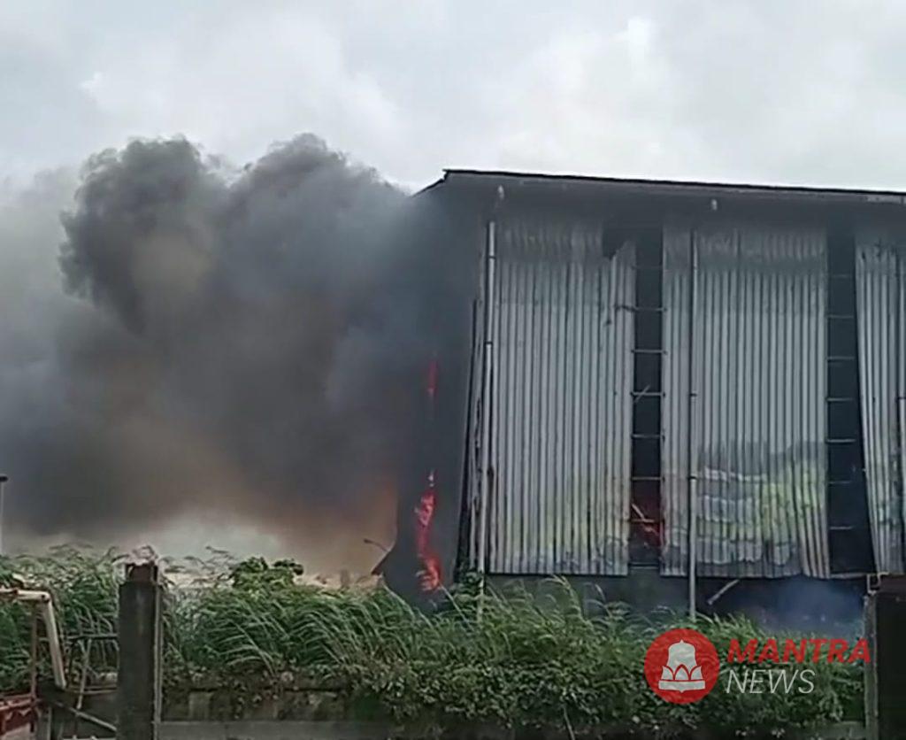 Gudang Ampas Tebu PG Pakis Terbakar, Damkar Pati: Penyebabnya Masih Proses Penyelidikan 2 PG Pakis
