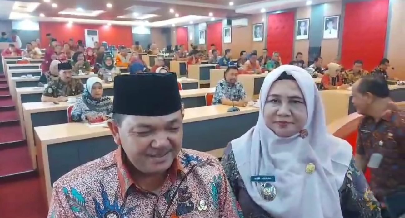 Bupati Semarang Ngesti Nugraha memberikan keterangan. (Hesty Imaniar | Mantranews.id)
