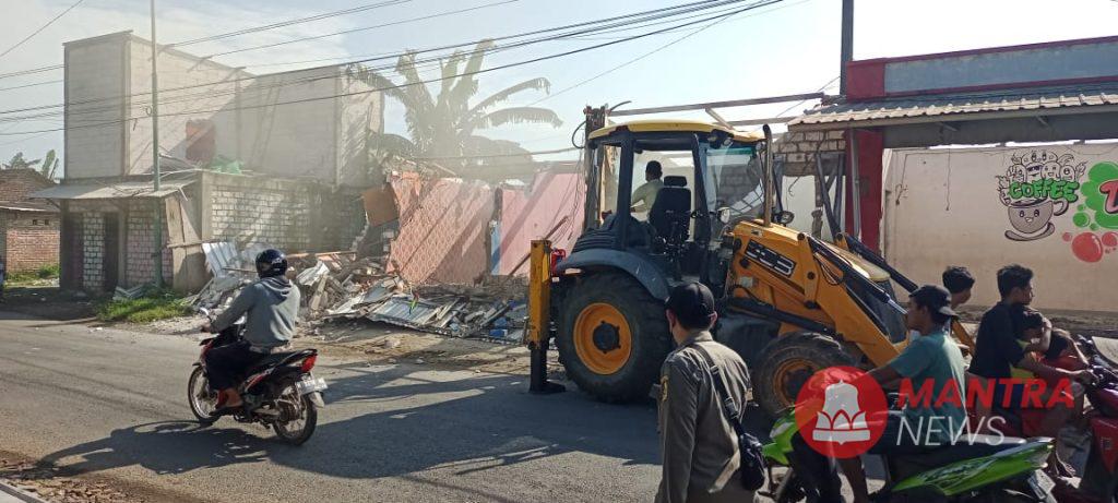 Diduga Sarang Prostitusi, Delapan Bangunan Liar di Jalan Juwana-Tayu Pati Akhirnya Dibongkar 2 Jalan Juwana-Tayu