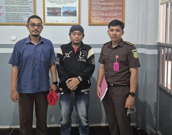 Kejari Rembang Jemput Paksa Sekdes Tanjung
