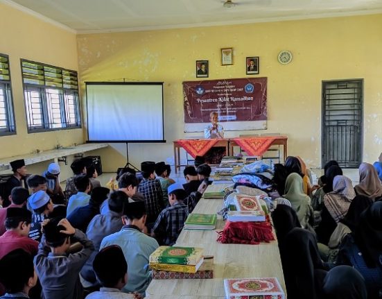 SMP Negeri 4 Satu Atap Sale