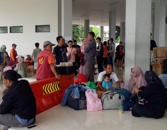Ratusan penumpang menunggu bus yang akan mengangkutnya ke daerah tujuan di Terminal Tipe A Tingkir Salatiga, baru-baru ini. (DOK. Humas Terminal Tipe A Tingkir/Mantranews.id) 