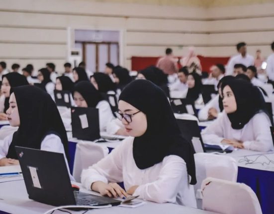 Ratusan peserta PPPK sedang mengikuti seleksi tes, beberapa waktu lalu (Anta  | Mantranews.id)