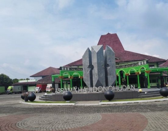 Nampak depan Asrama Haji Donohudan, Kabupaten Boyolali, Jawa Tengah. (Anta | Mantranews.id)