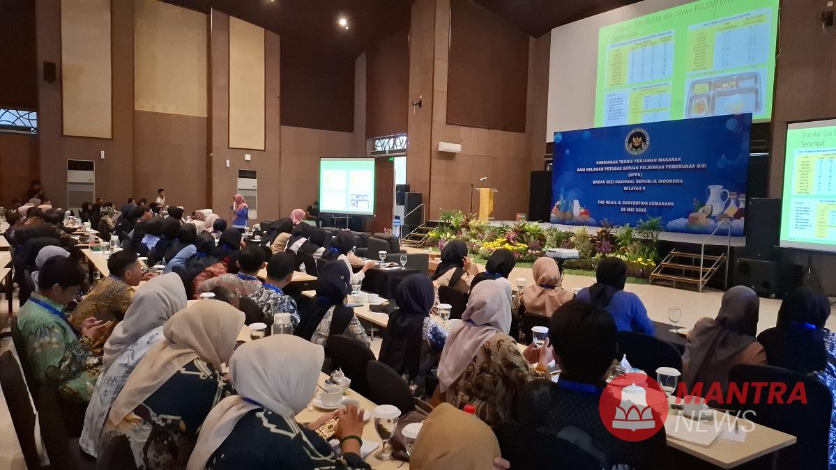 Kegiatan Bimtek Penjamah Makan untuk relawan SPPG se-Jateng yang digelar di Kecamatan Bergas, Kabupaten Semarang, Minggu (25/5/2025). (Hesty Imaniar | Mantranews.id)