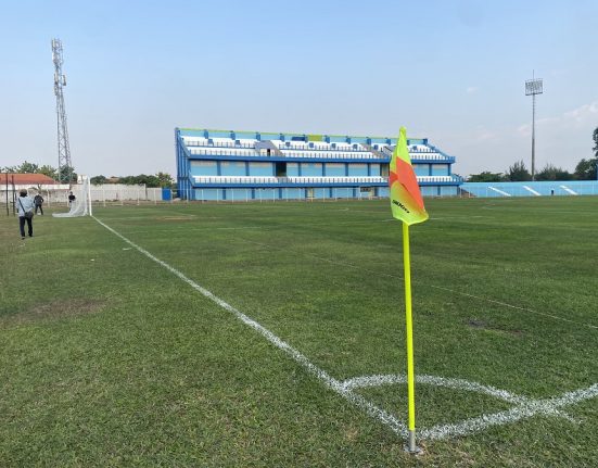 Kondisi Stadion Wergu Wetan di Kabupaten Kudus, Jawa Tengah. (M. Fahtur Rohman | Mantranews.id)