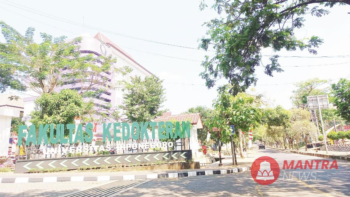Nampak jalan utama menuju Fakultas Kedokteran Undip Semarang. (Rizky S | Mantranews.id)