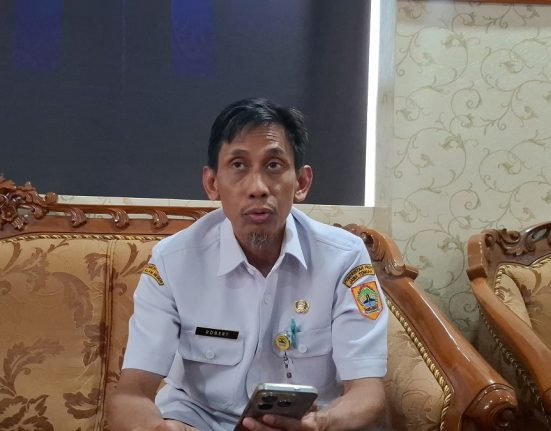 Kasubag Program Disdikbud Jateng = Roberto Agung Nugroho (Lingkar Media Group Network)