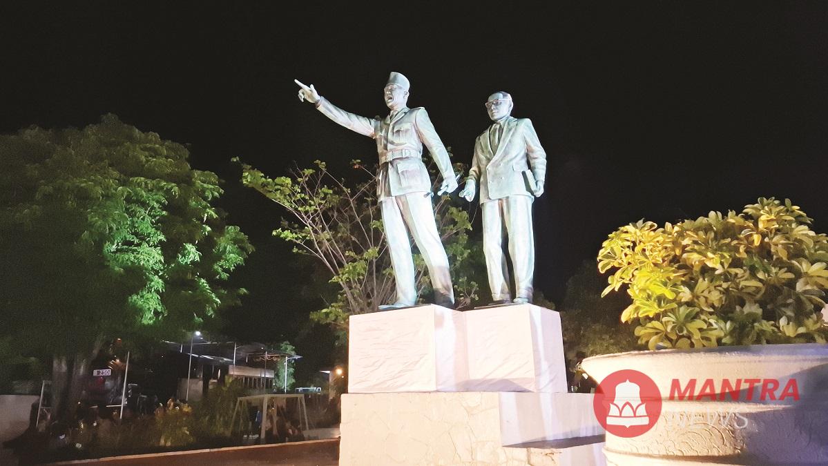 Nampak gagah patung dua proklamator Indonesia Soekarno-Hatt yang merupakan karya seniman asli Kabupaten Semarang. (Hesty Imaniar | Mantranews.id)