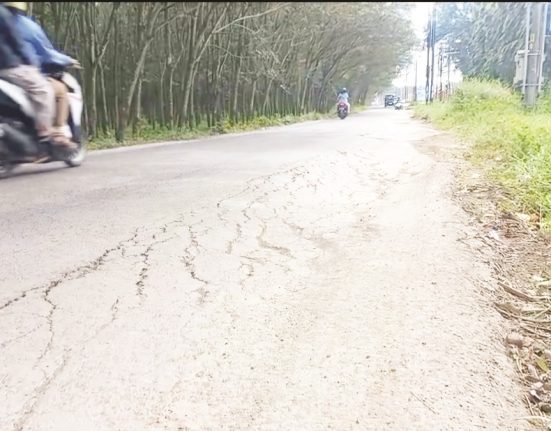 Salah satu ruas jalan rusak di Kabupaten Semarang akan segera direhabilitasi Pemkab Semarang. (Lingkar Media Group Network)