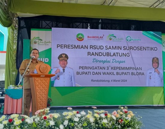 Bupati Blora Arief Rohman saat meresmikan RSUD Samin Surosentiko tahun lalu. (Eko Wicaksono | Mantranews.id)