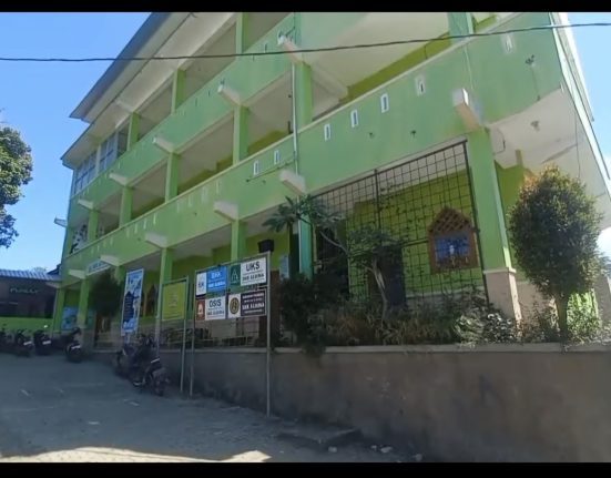 Nampak area dalam SMA Muhammadiyah Sumowono, Kabupaten Semarang. Jumlah siswa yang mendaftar pada SPMB Gelombang II di sekolah ini sangat kecil. (Lingkar Media Group Network)