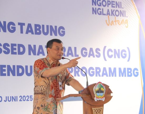 Gubernur Jawa Tengah: Ahmad Luthfi saat membahas strategi tarif impor AS. (Lingkar Media Group Network)
