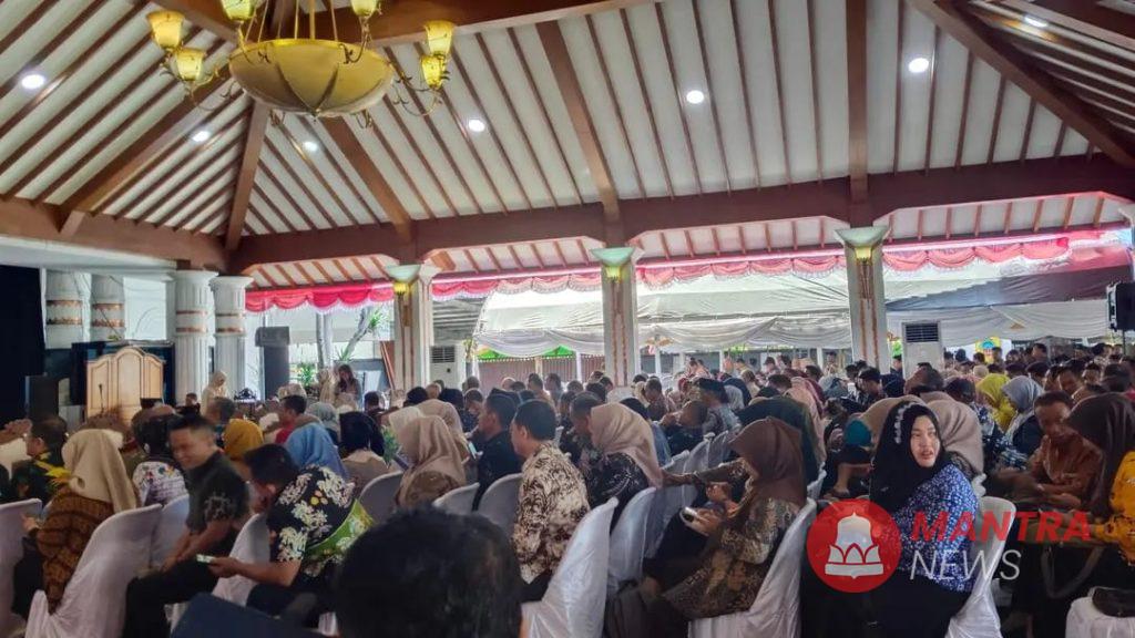 Ratusan Kades Berkumpul di Pendopo Kabupaten Pati, Sambut Kedatangan Menteri Koperasi 1 IMG 20250731 WA0017
