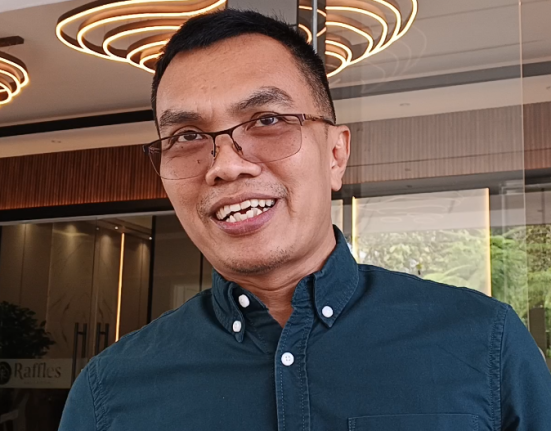 Kepala BPJS Kesehatan Cabang Pati: Wahyu Giyanto saat diwawancara soal kepesertaan PBI JKN di Blora. (Lingkar Media Group Network)