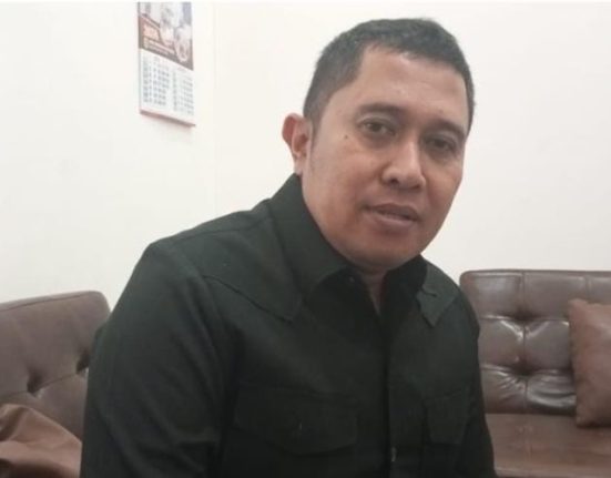 Anggota Komisi D DPRD Pati Didin Syafrudin saat dijumpai di Pati. Dirinya menanyakan kejanggalan mekanisme pemberhentian honorer RSUD Soewondo. (Mantranews.id)