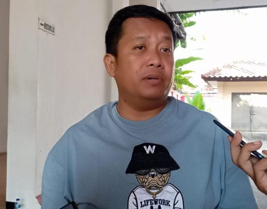 Ketua Pansus Hak Angket pemakzulan Bupati Pati Teguh Bandang Waluyo saat dimintai keterangan, belum lama ini. (Mantranews.id)