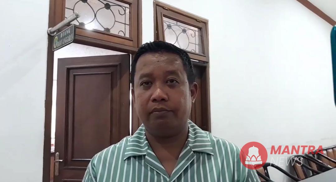 Ketua Pansus Hak Angket DPRD Pati Teguh Bandang Waluyo memberikan keterangan, Kamis (21/8/2025). (Mantranews.id)