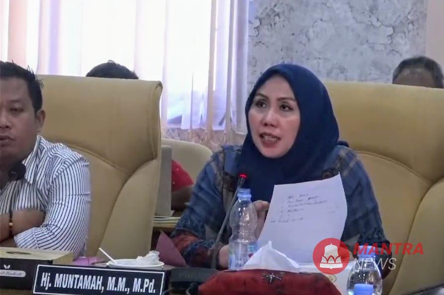 Muntamah, anggota DPRD Pati, menyoroti praktik pungli LKS saat Sidang Pansus Hak Angket berlangsung.