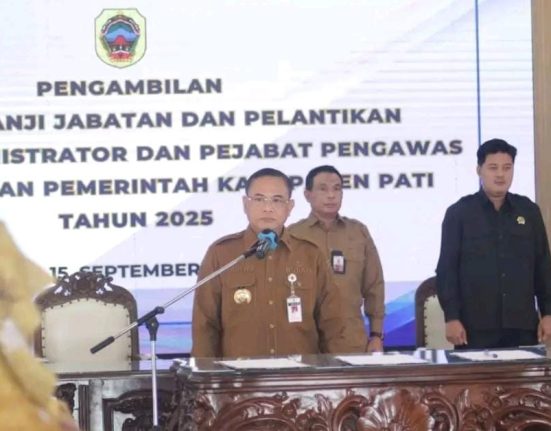 Bupati Pati Sudewo melantik pejabat Pemkab Pati. DPRD Pati ikut menyoroti soal pergeseran pejabat.