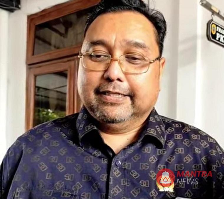Wakil Ketua Pansus Hak Angket Pati Joni Kurnianto saat mengomentari hasil kunjungan ke BKN.  