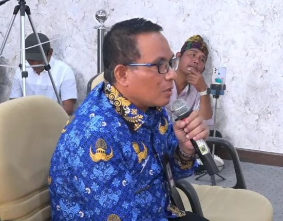 Kepala DPUTR Pati Riyoso saat dimintai keterangan oleh Pansus Hak Angket, Rabu (17/9/2025).