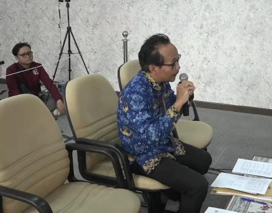 Kabag PBJ Sutikno dalam sidang Pansus Hak Angket DPRD Pati, Kamis (18/9/2025).  Tanggapi isu monopoli proyek di Pati.