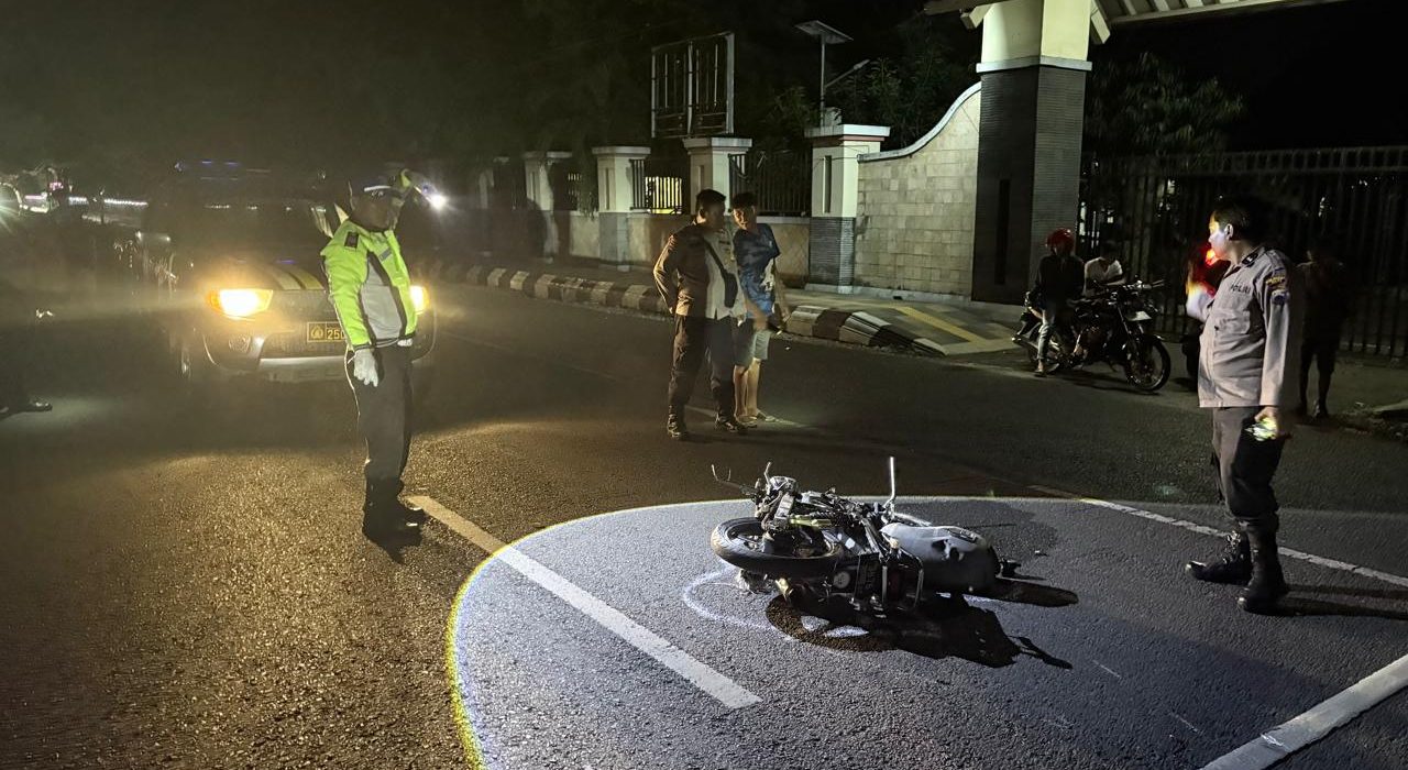 pembatas jalan