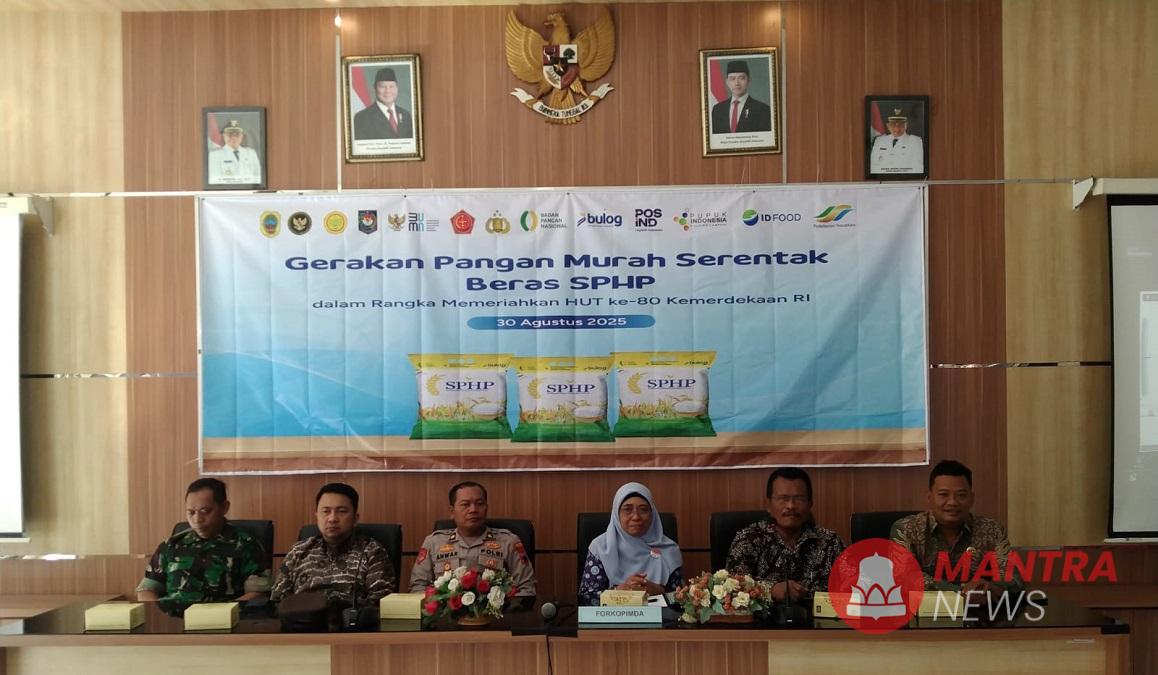 Perwakilan Dinas Ketahanan Pangan (Distapang) Kabupaten Pati dan instansi terkait menghadiri konferensi pers online tentang Gerakan Pangan Murah (GPM).