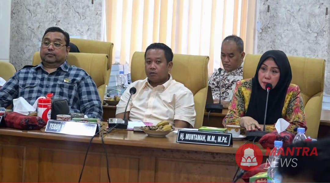 Teguh Bandang Waluyo, yang menjabat sebagai Ketua Pansus Hak Angket DPRD Pati, mengkritik kebijakan mutasi ASN di Pati.