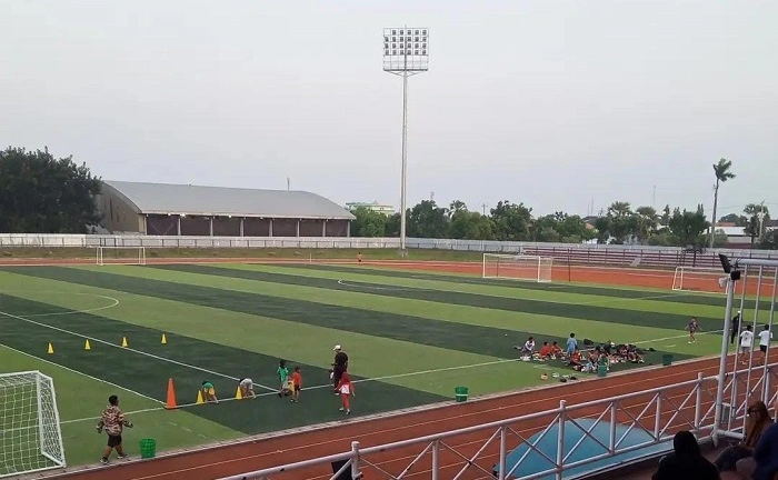 Area dalam Stadion Joyokusumo yang akan direnovasi.