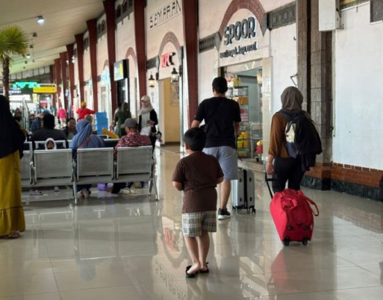 KA Anjlok di Bekasi, Tiga Kereta Jarak Jauh dari Semarang Dibatalkan 4 Kereta Jarak Jauh